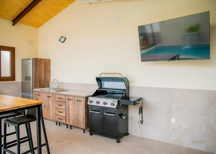 La Bodega De Cortes Holiday home Villagonzalo