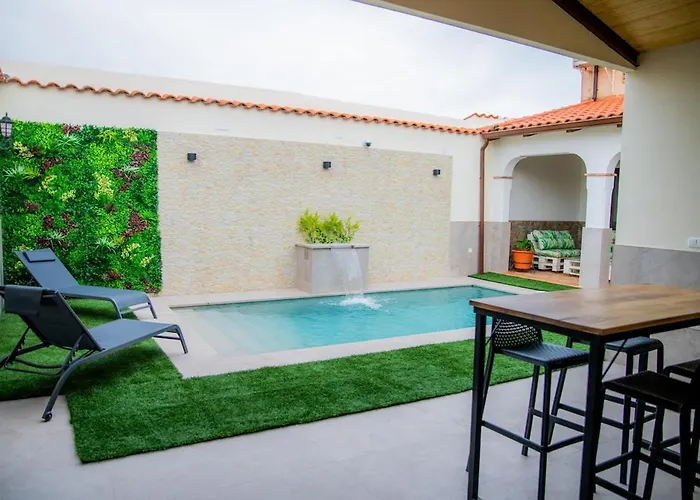 La Bodega De Cortes *