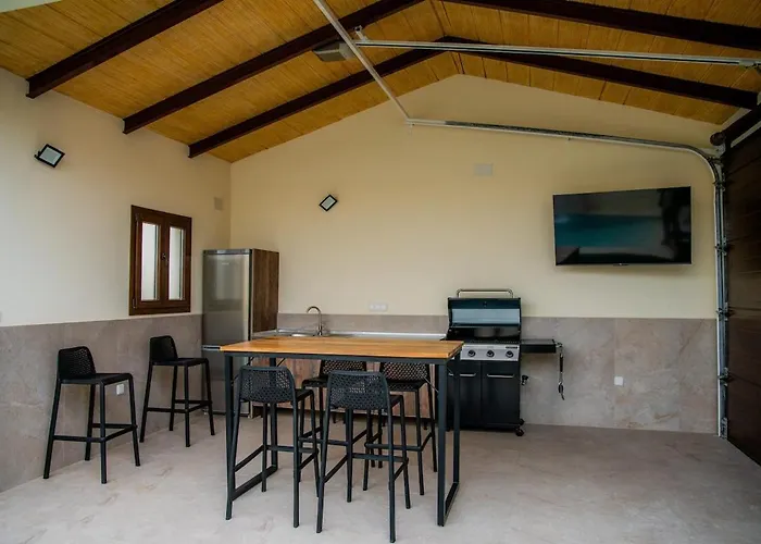 La Bodega De Cortes Holiday home Villagonzalo